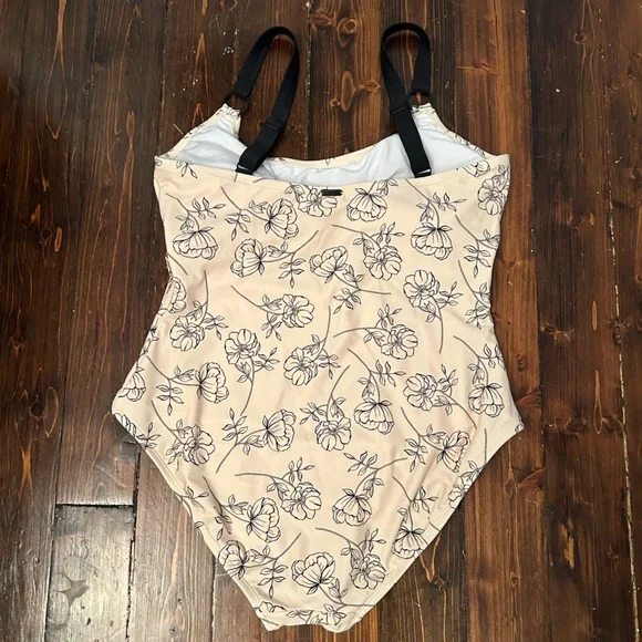 Calvin Klein floral swimsuit - Size 16 - Picture 3 of 4